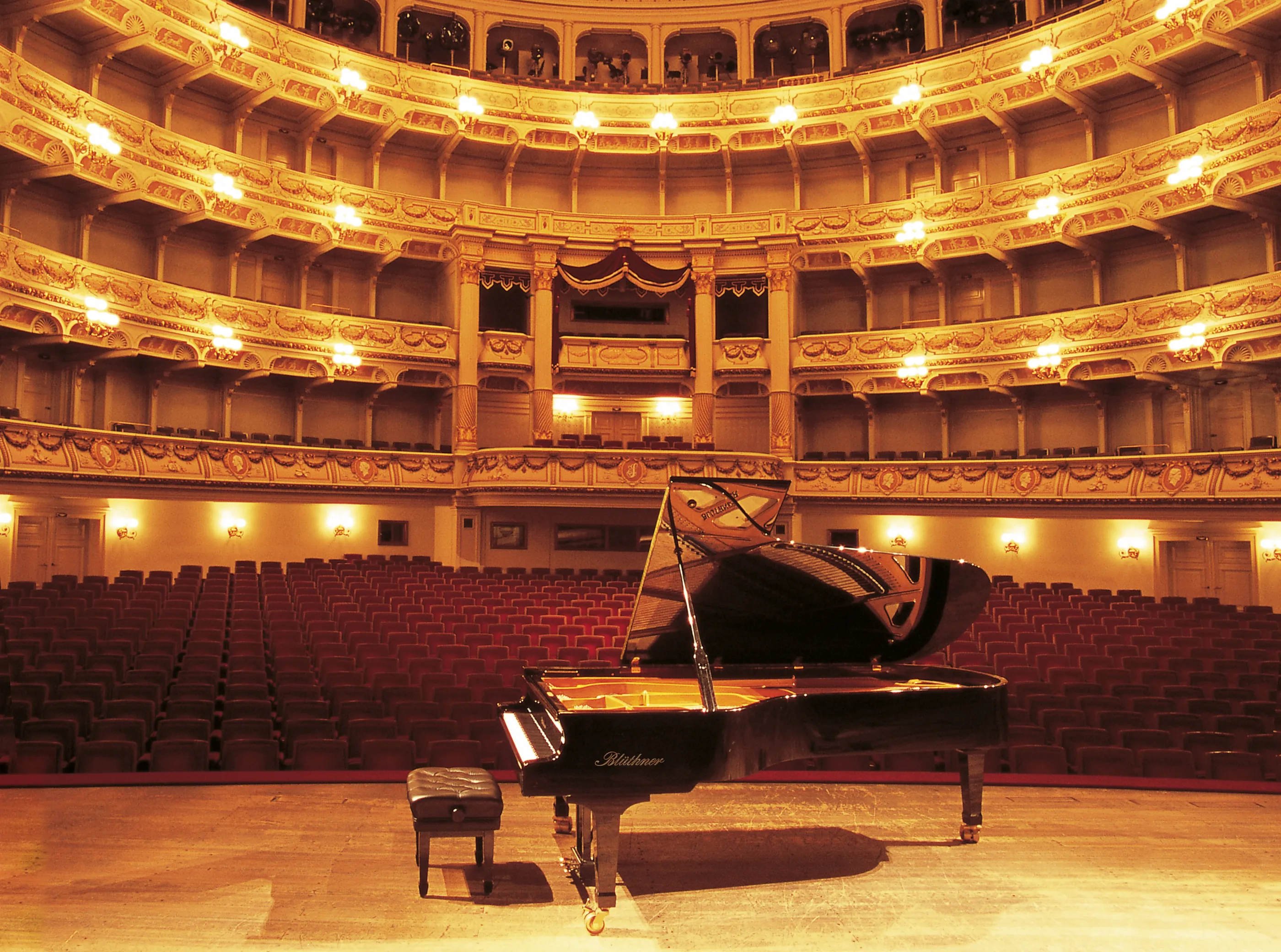classic-hp-semperoper-01.jpg